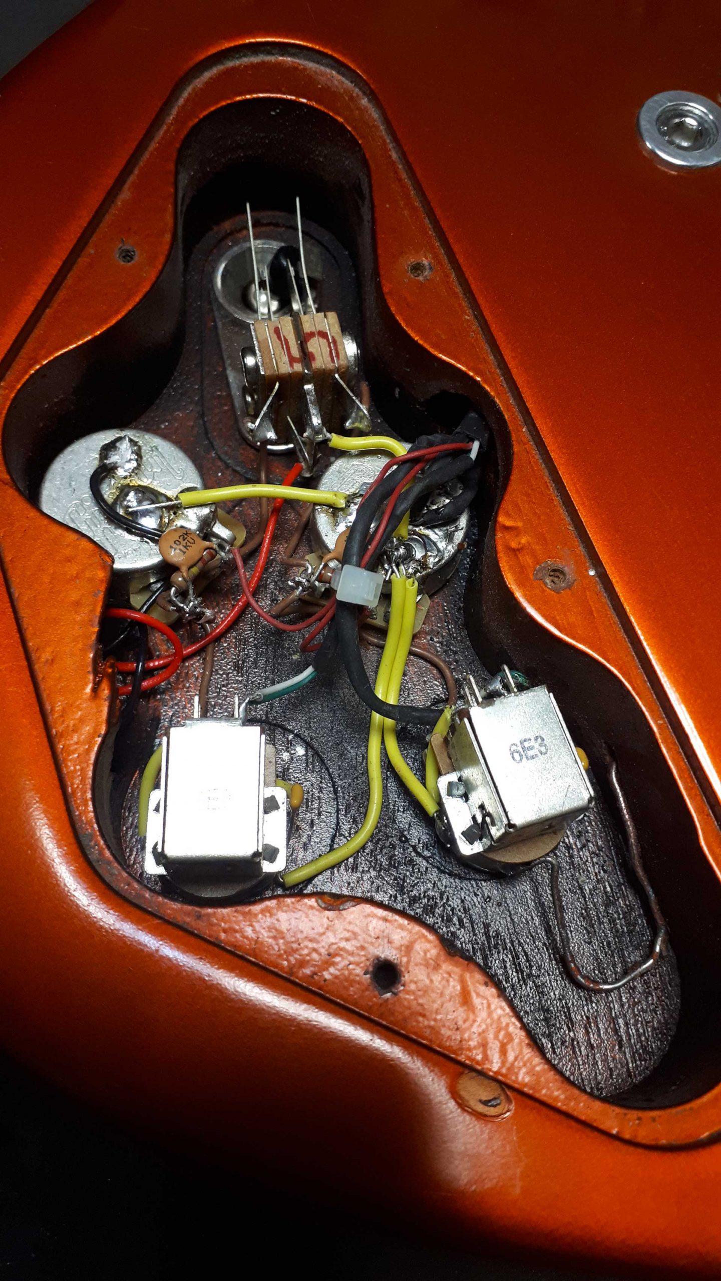 Wiring on different types of guitars SG Stratocaster Telecaster and Flying V