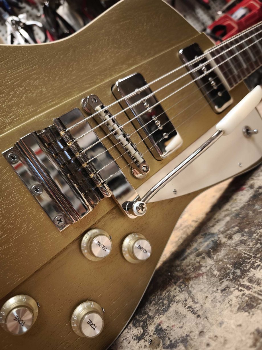 Roadrunner Superbird 251 Gold Satin - Roadrunner Guitars