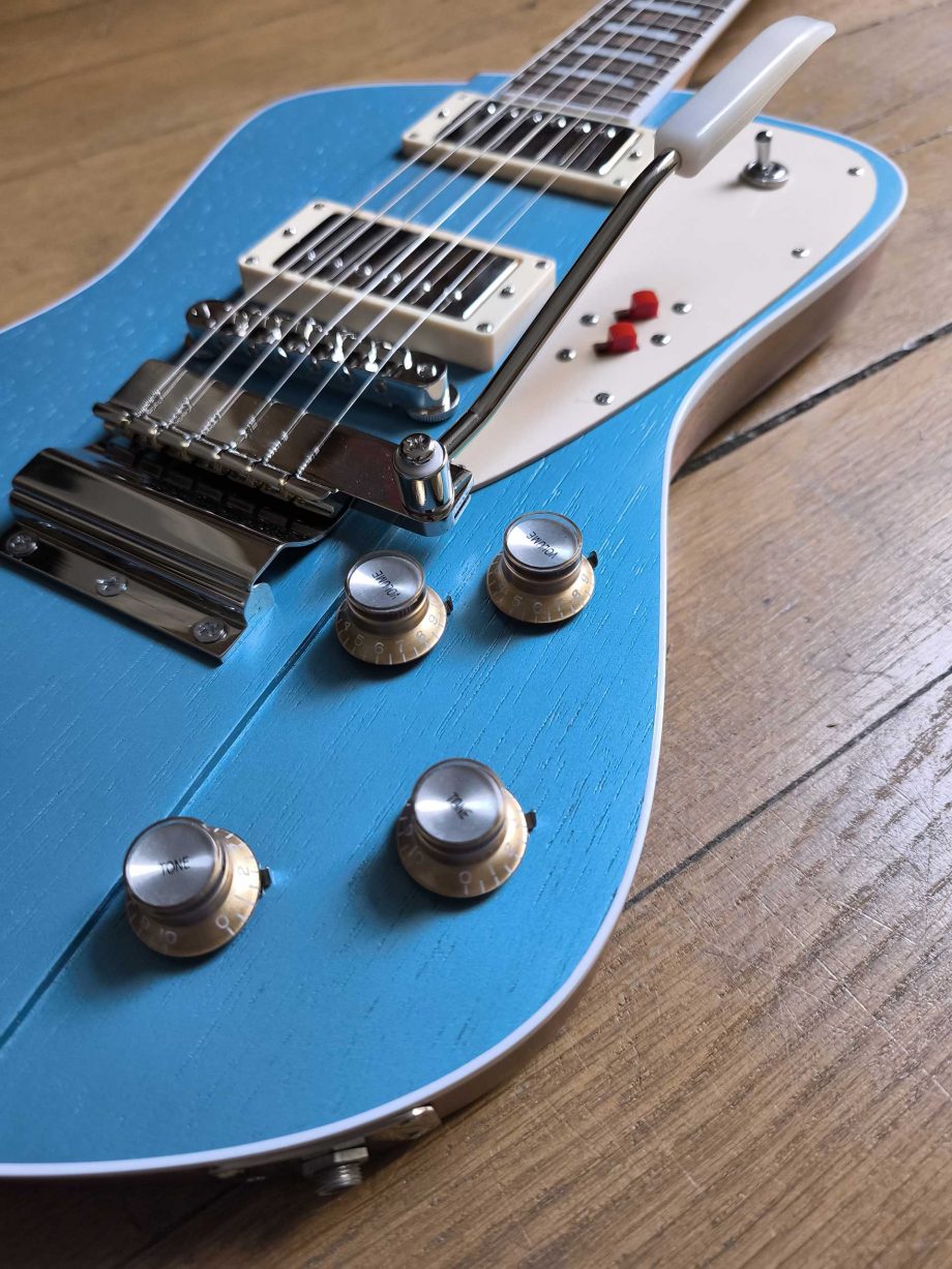Roadrunner Superbird 252 Pelham Blue Satin - Roadrunner Guitars