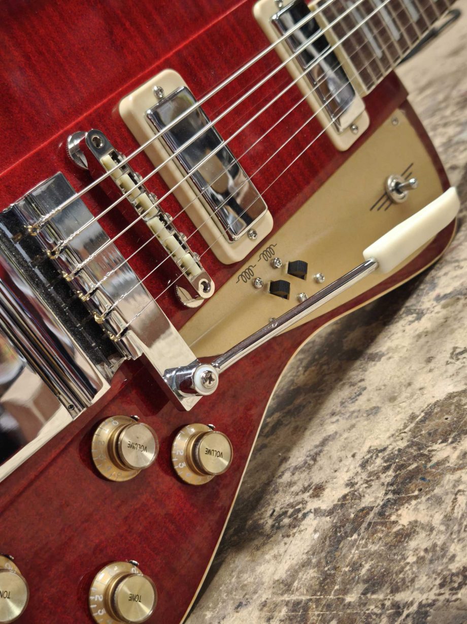Roadrunner Superbird 253 Red burst Nitro gloss - Roadrunner Guitars