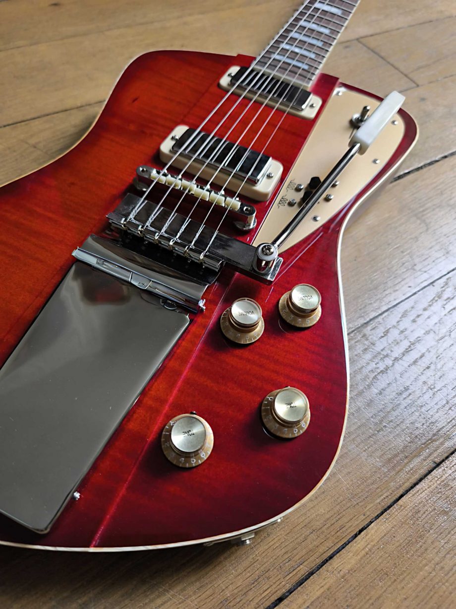 Roadrunner Superbird 253 Red burst Nitro gloss - Roadrunner Guitars