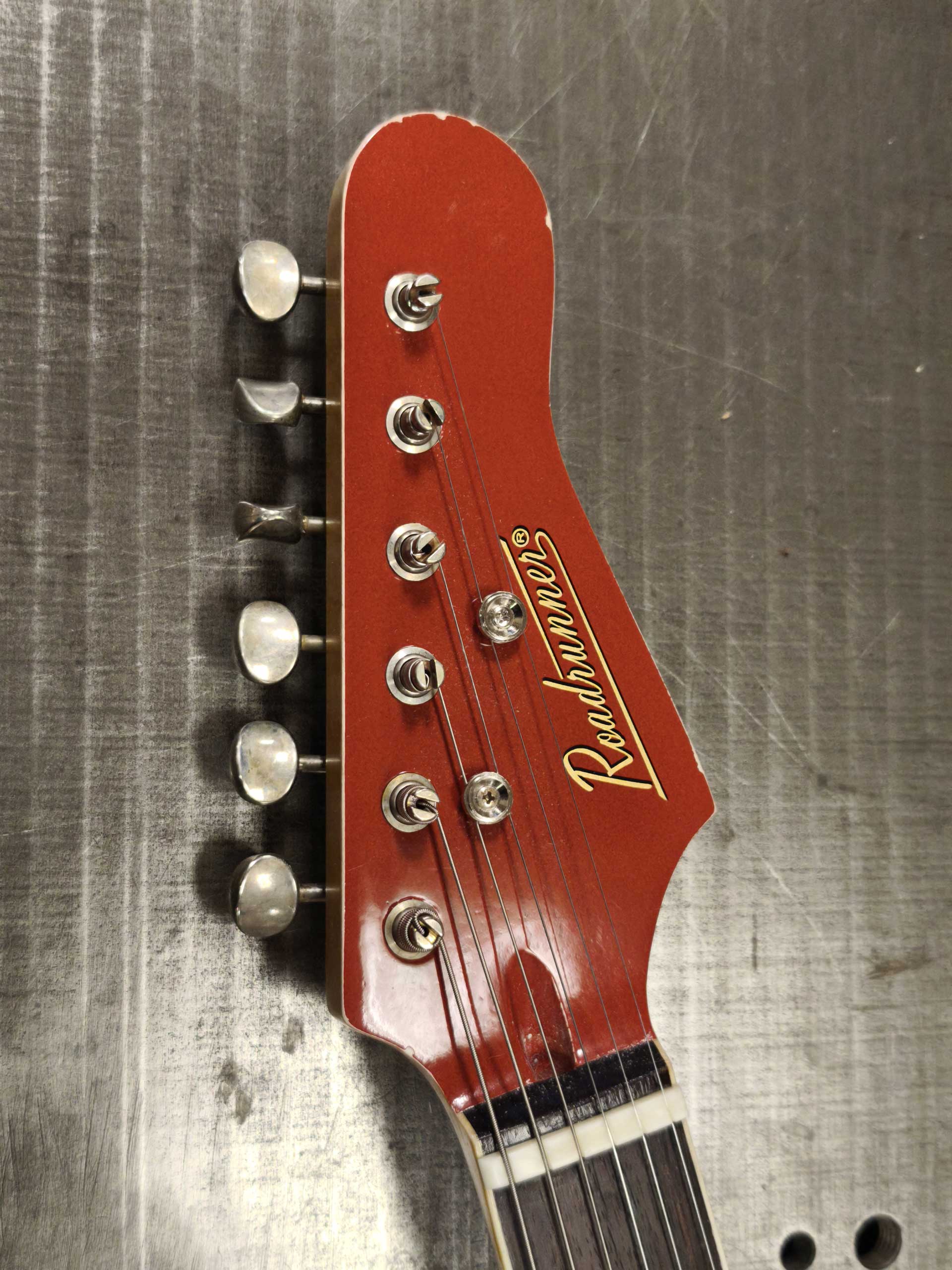 Roadrunner Federal « Outsider » batch 2025 - 595 Tornade Fiesta Red overspray 2 Tons Burst Asymmetric sport stripes - Roadrunner Guitars