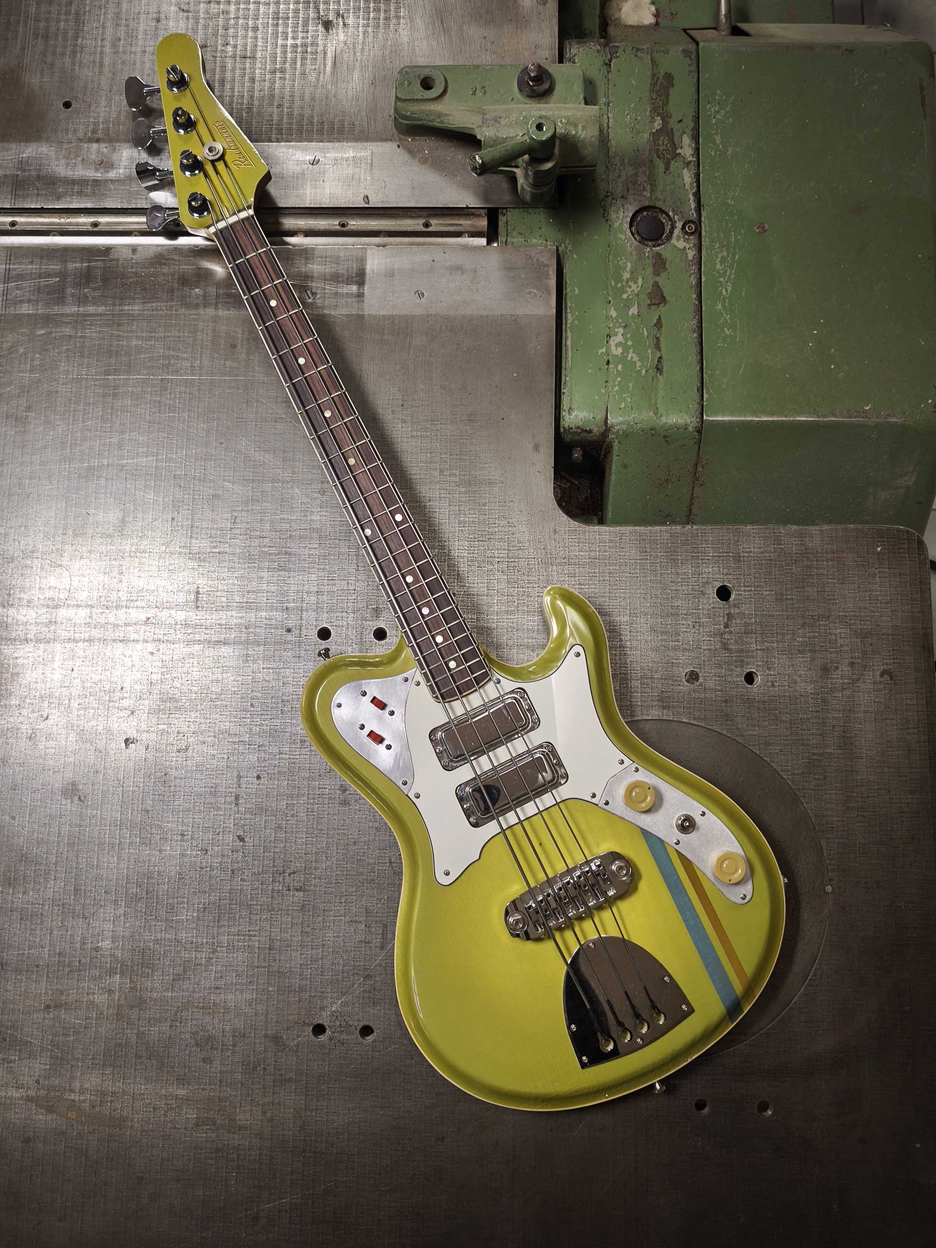 Roadrunner Federal mod T Bass Cochoa 596 - Roadrunner Guitars